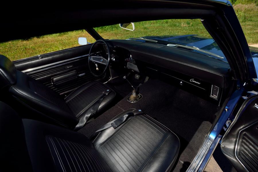 Интерьер Chevrolet Camaro ZL-1 COPO Dusk Blue 1969 года  (фото 9 из 28)